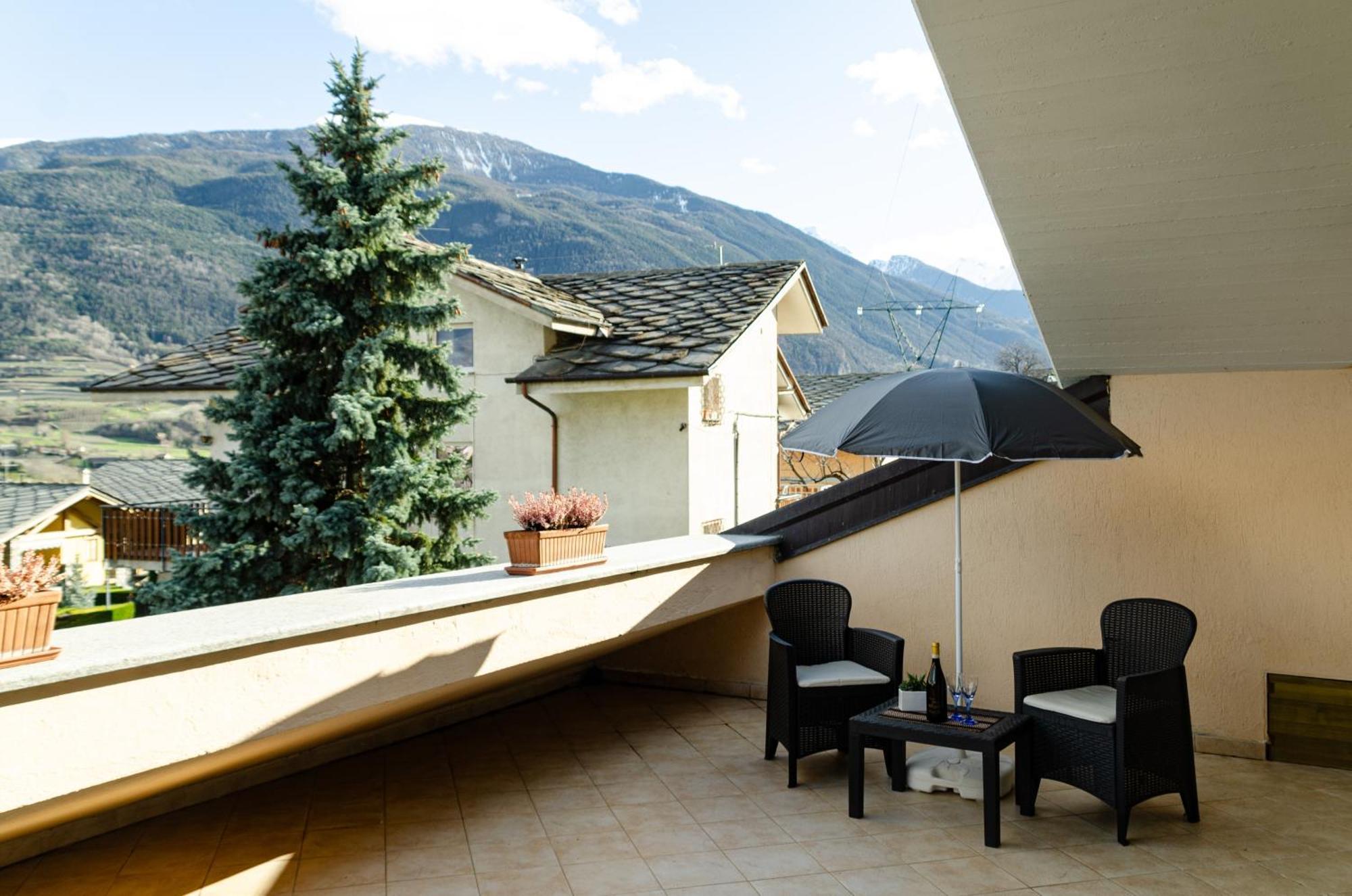Sarre Skyline Apartment - Relax In Valle D'Aosta Eksteriør bilde