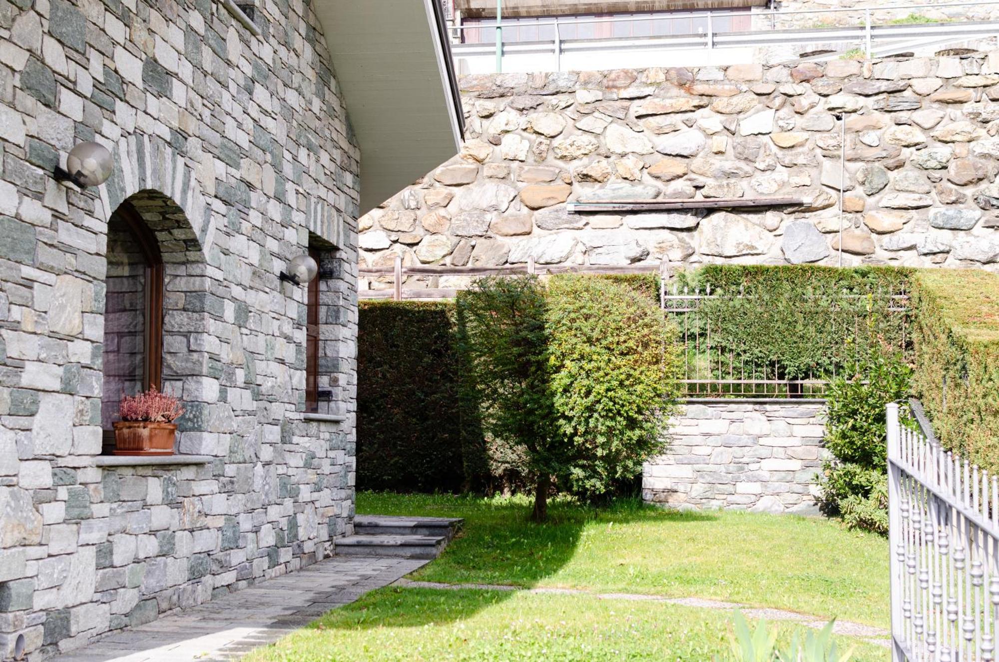 Sarre Skyline Apartment - Relax In Valle D'Aosta Eksteriør bilde